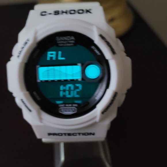 New White Digital C shook Fashion watch - Picture 3 of 8